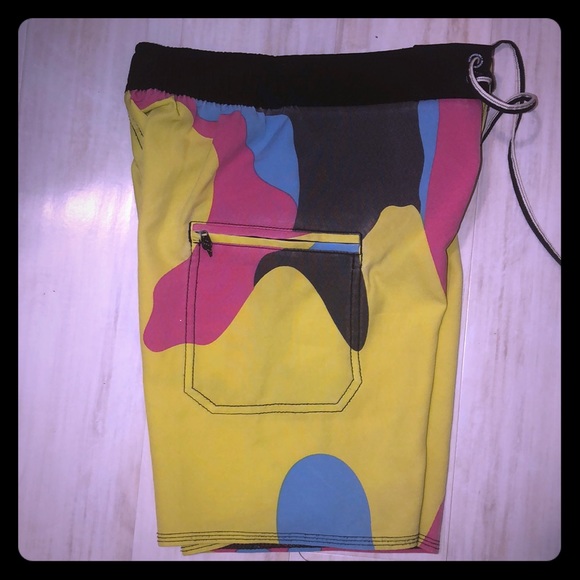 DC Designer Boy Board Shorts. - Picture 1 of 4